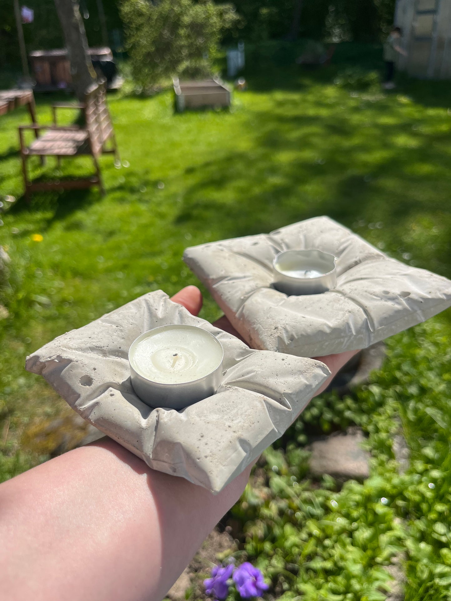 Kuddar- candle holder in cement