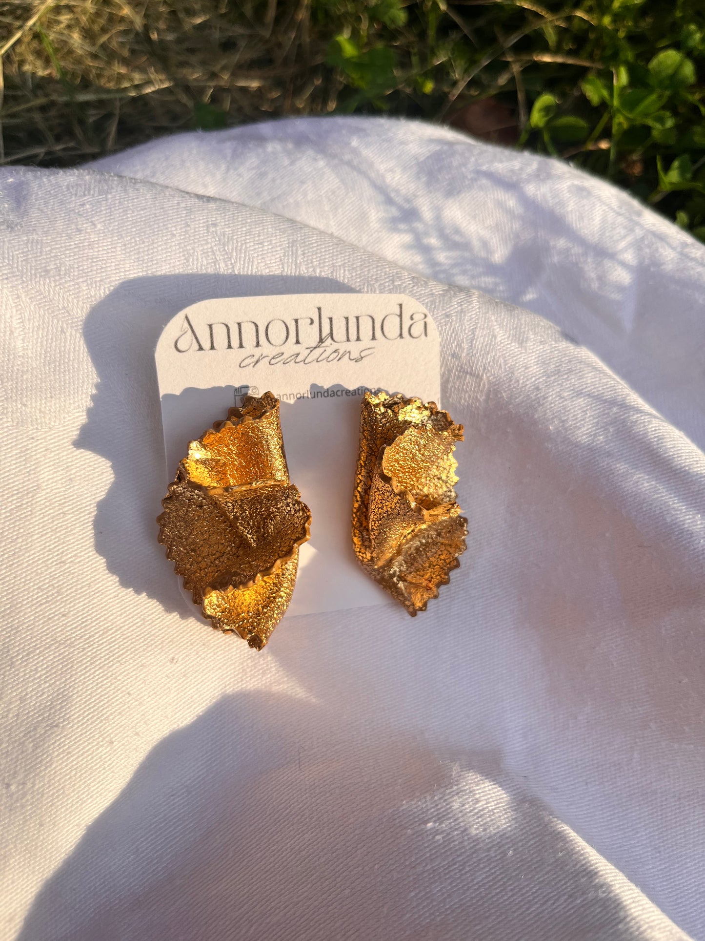 SCALLOP in gold