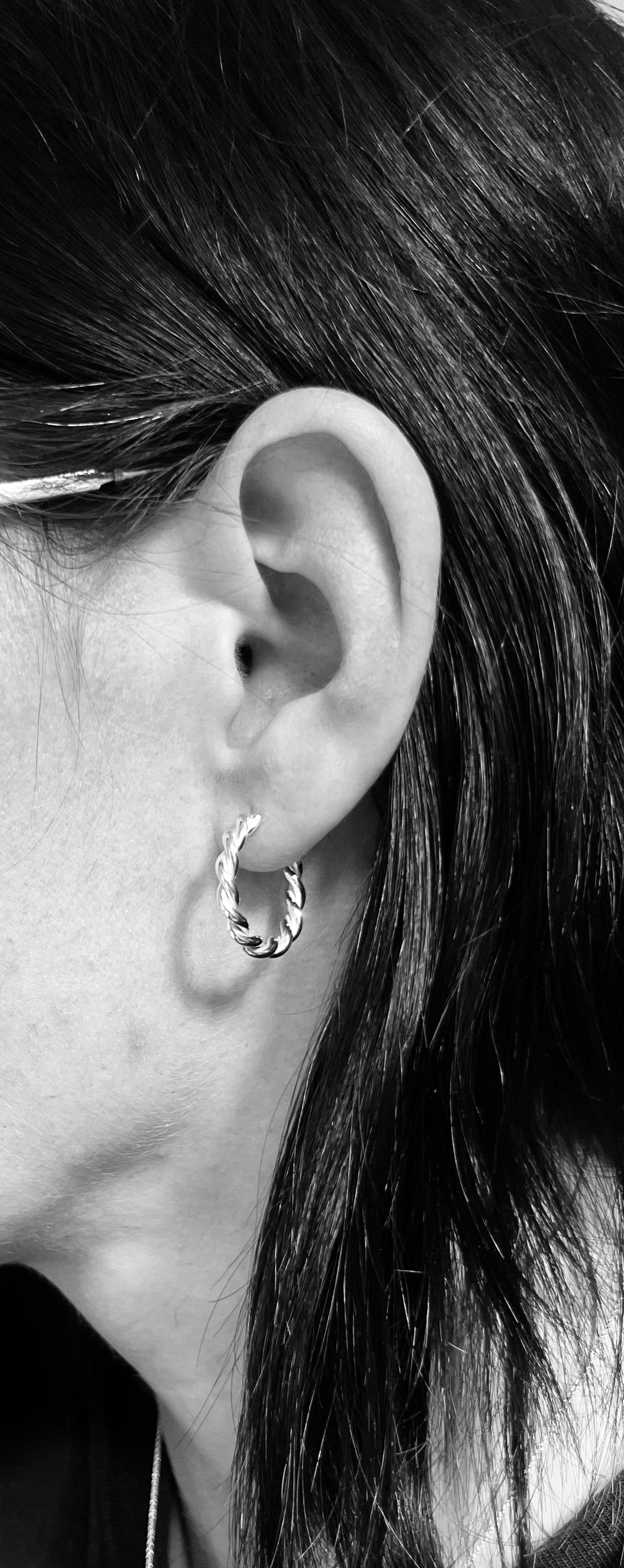 Twisted hoops in 925 Sterling Silver