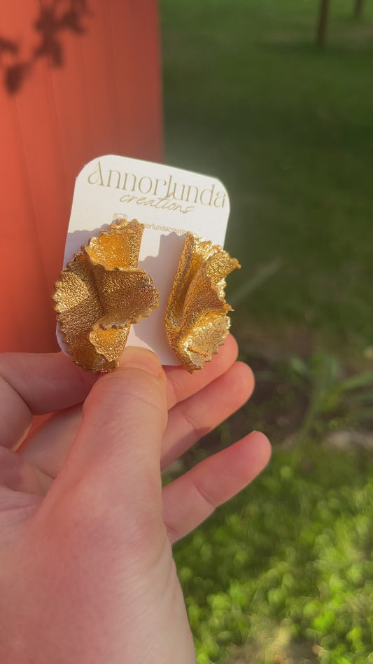 SCALLOP in gold